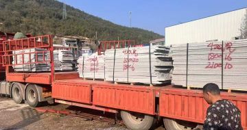 宜昌 芝麻灰花岗岩光面毛板出货日常