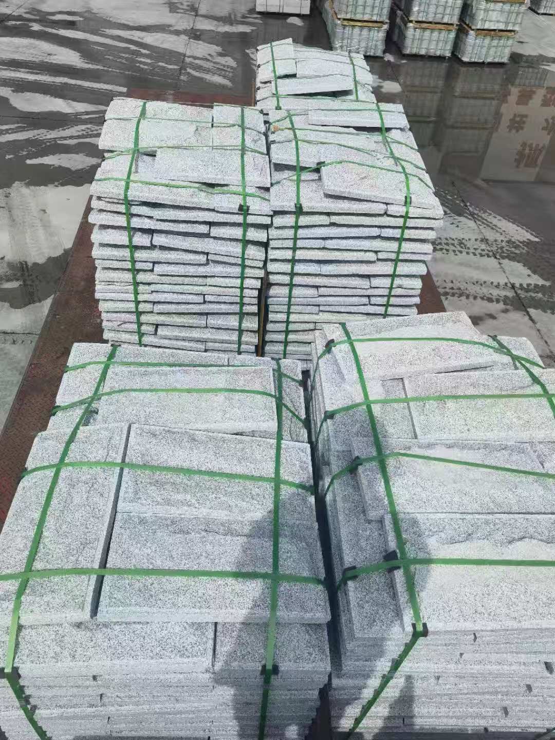 宜昌 芝麻白蘑菇石装车出货